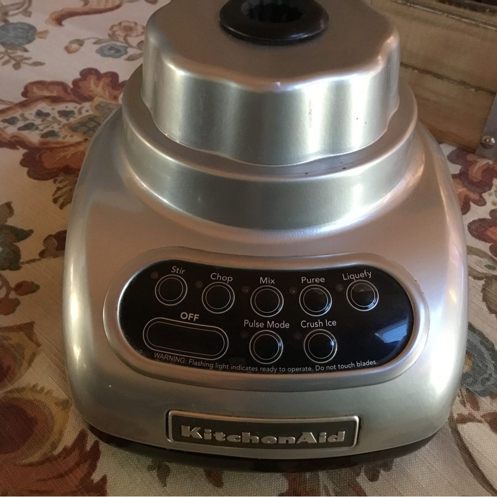 Kitchen Aid Blender Base, works great